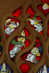 Fenster mit Darstellung von Engelmusikern, Lauten und Schalmei